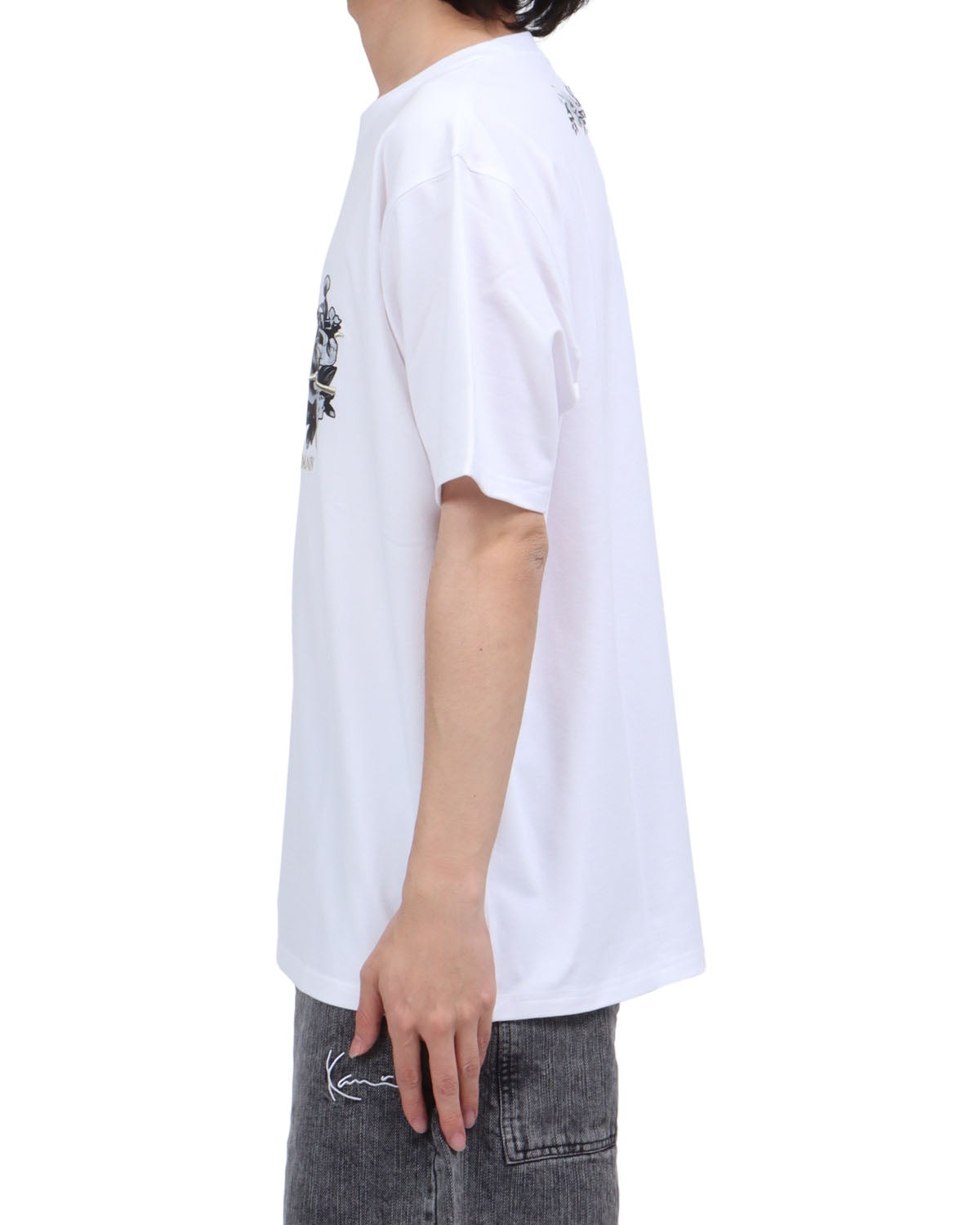 ホワイト：173cm63kg(Lサイズ着用)