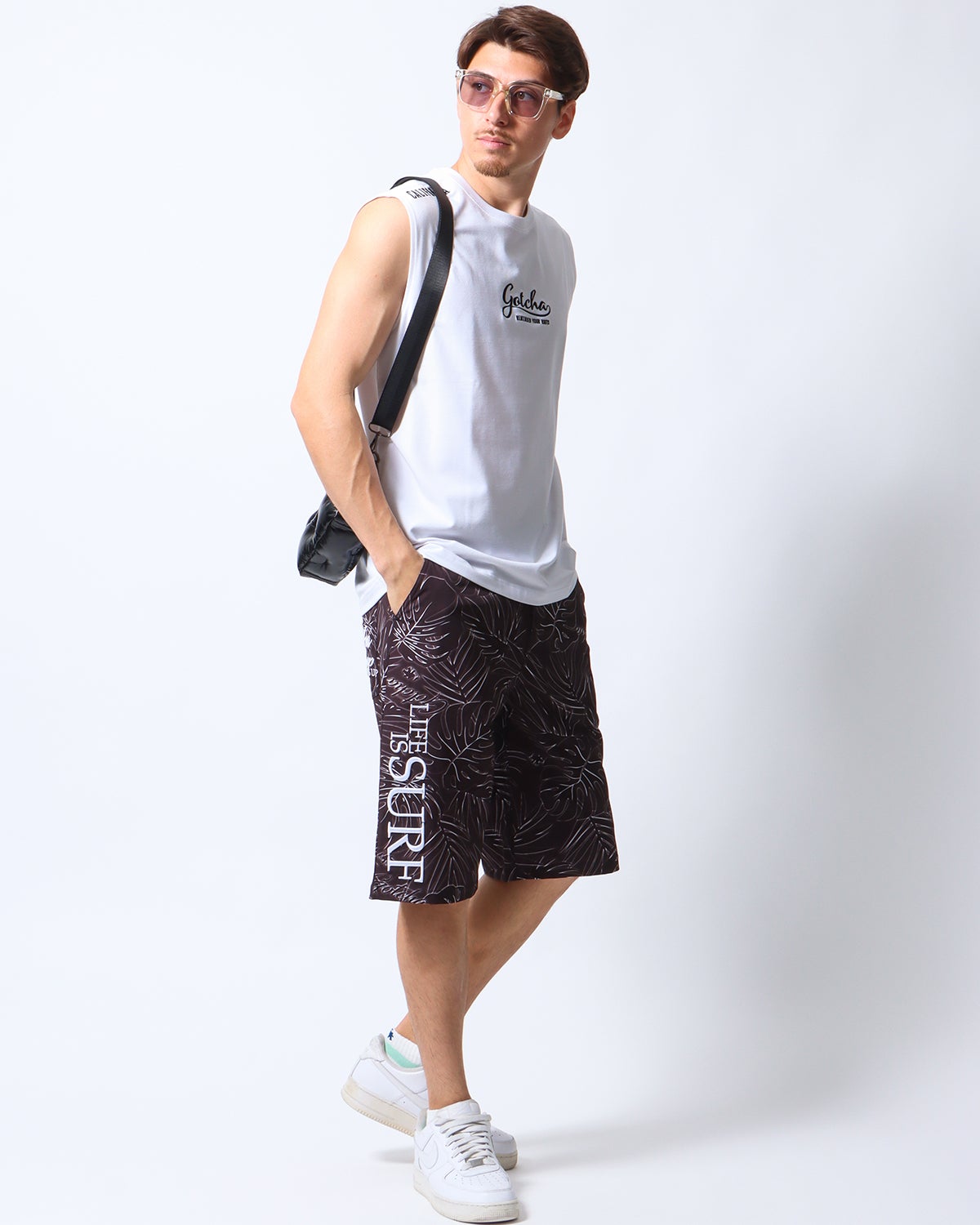 ブラック：180cm/70kg(Lサイズ着用)