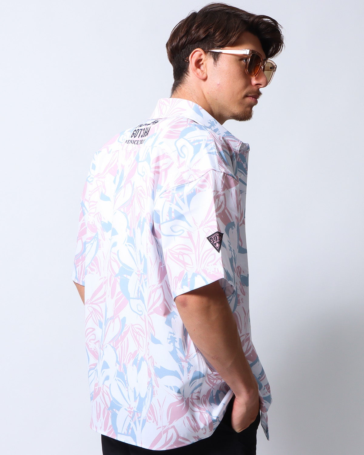 ホワイト：180cm/70kg(Lサイズ着用)