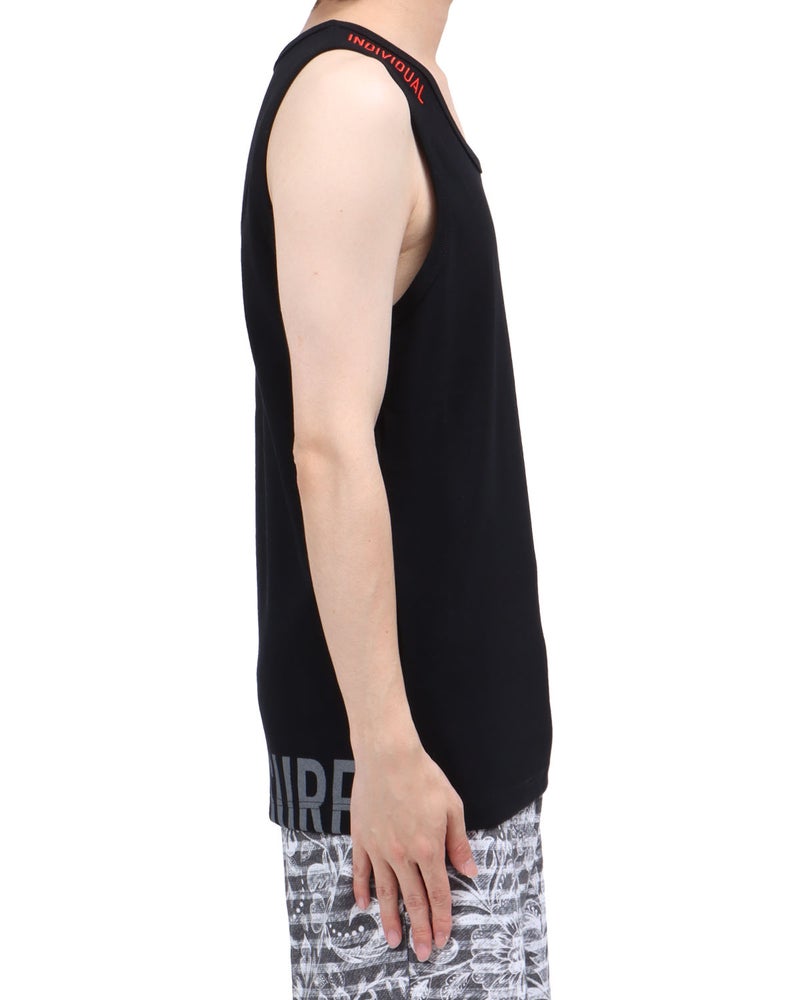 ブラック：173cm63kg(Lサイズ着用)