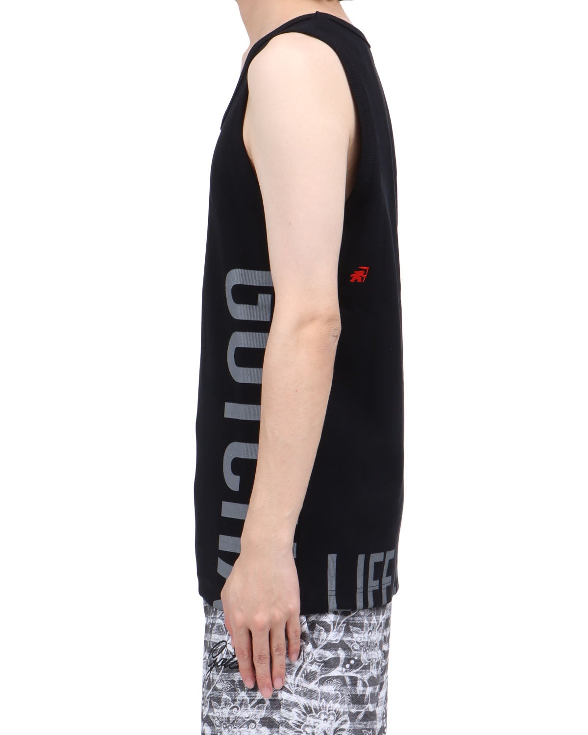 ブラック：173cm63kg(Lサイズ着用)