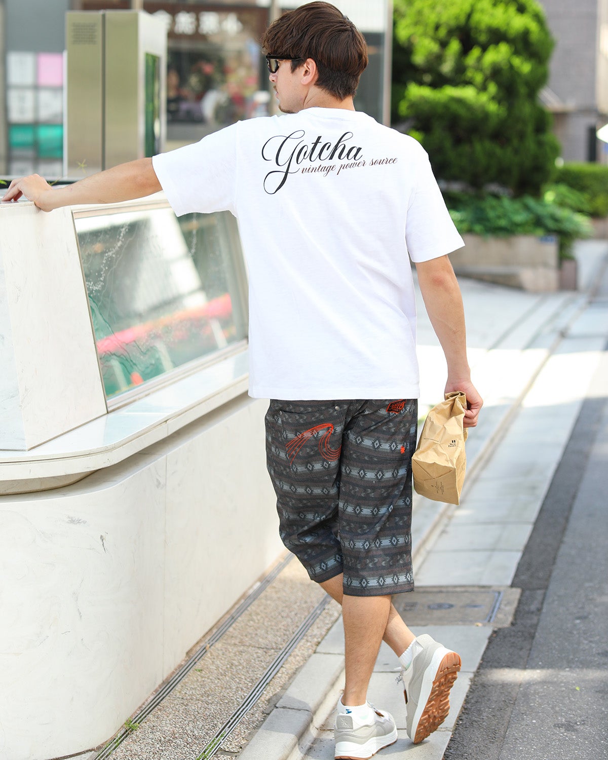 ホワイト：180cm/70kg(Lサイズ着用)