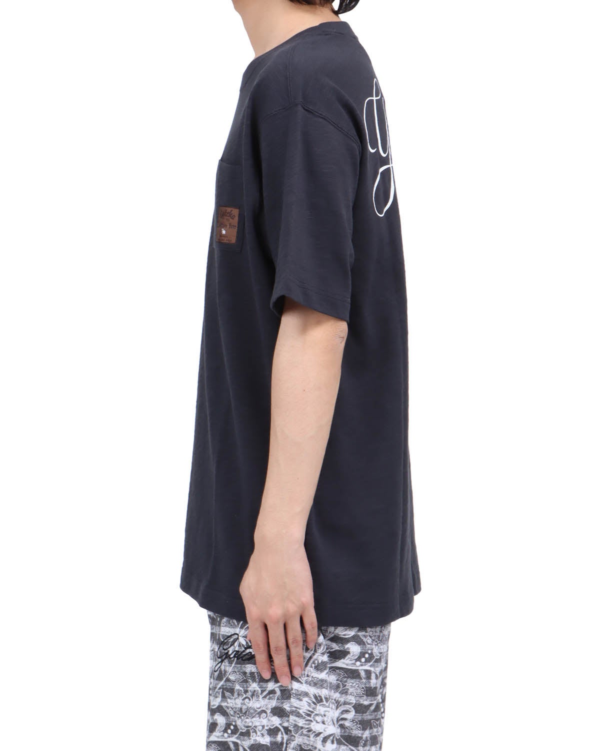 スミクロ：173cm63kg(Lサイズ着用)