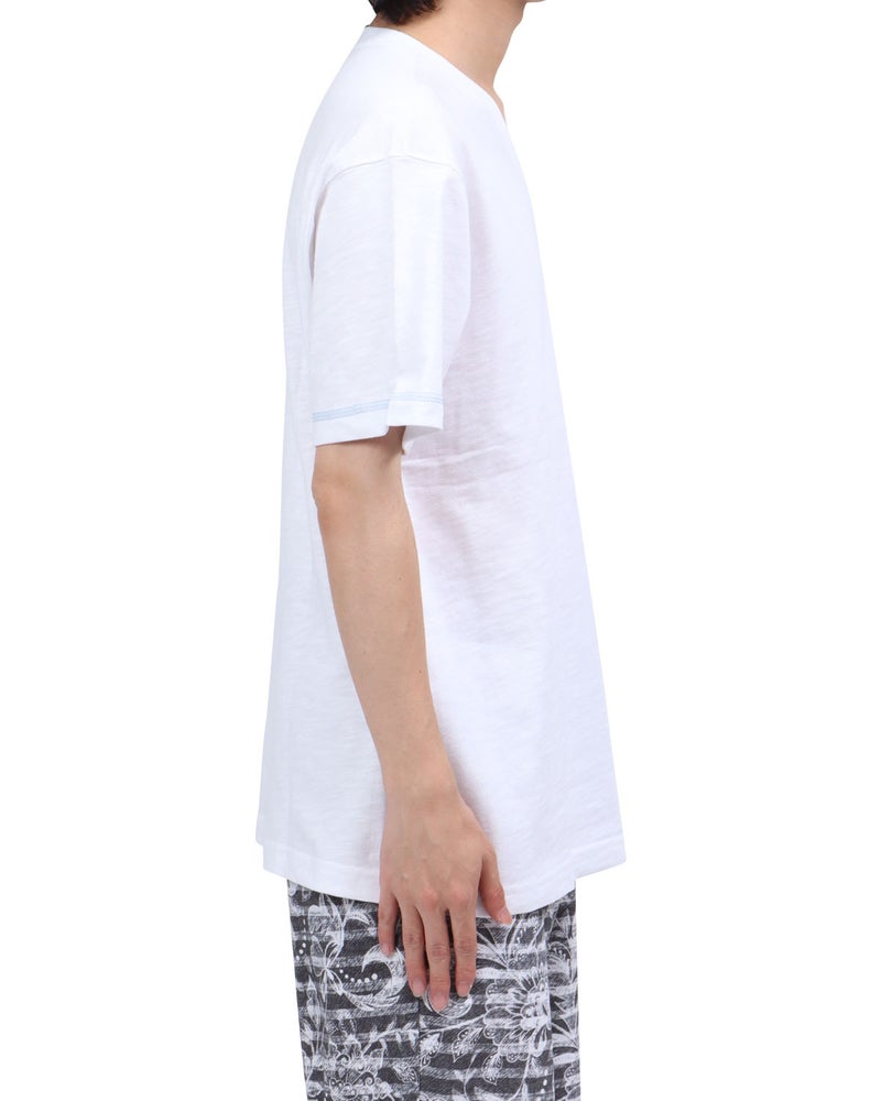 ホワイト：173cm63kg(Lサイズ着用)