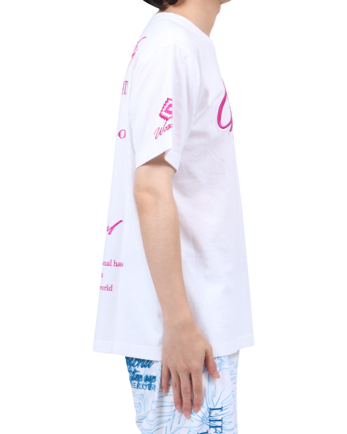 ホワイト：173cm63kg(Lサイズ着用)