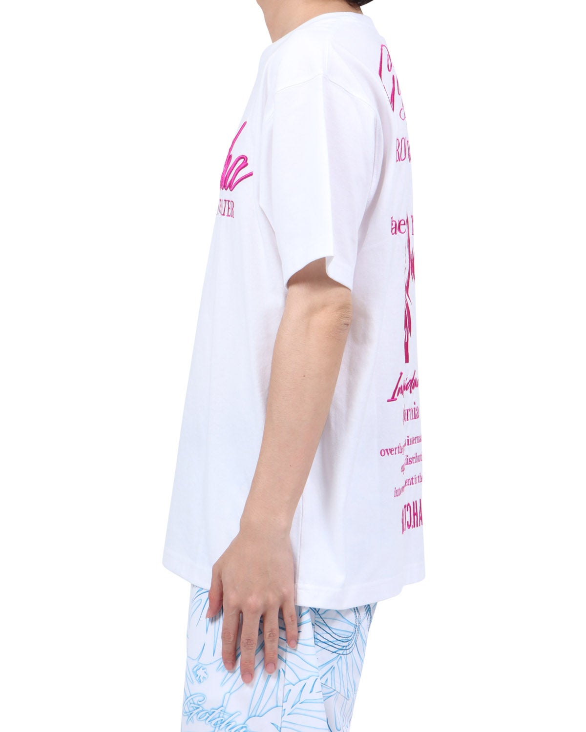 ホワイト：173cm63kg(Lサイズ着用)