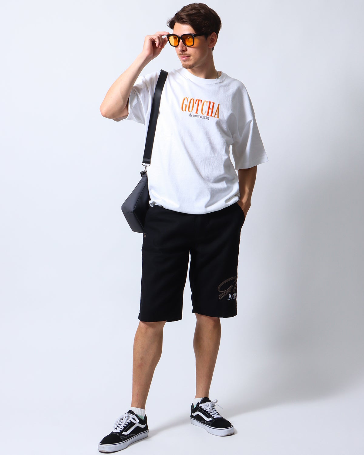 ホワイト：180cm/70kg(Lサイズ着用)