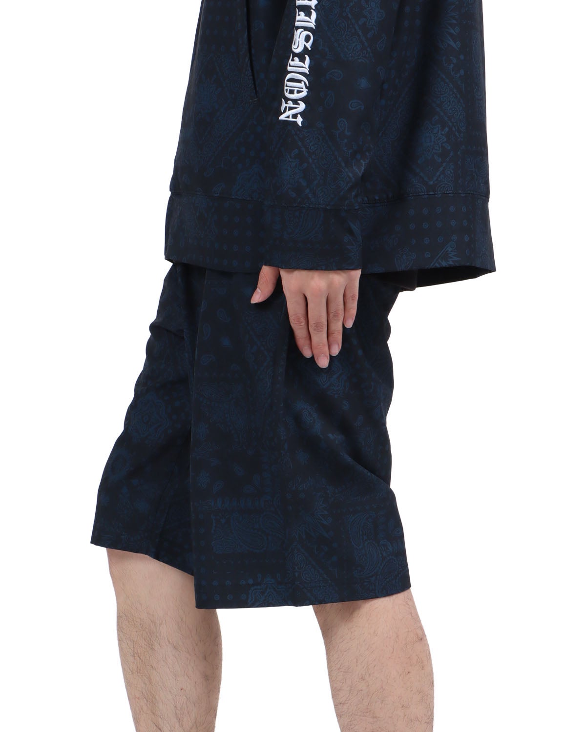 ブラック：173cm63kg(Lサイズ着用)