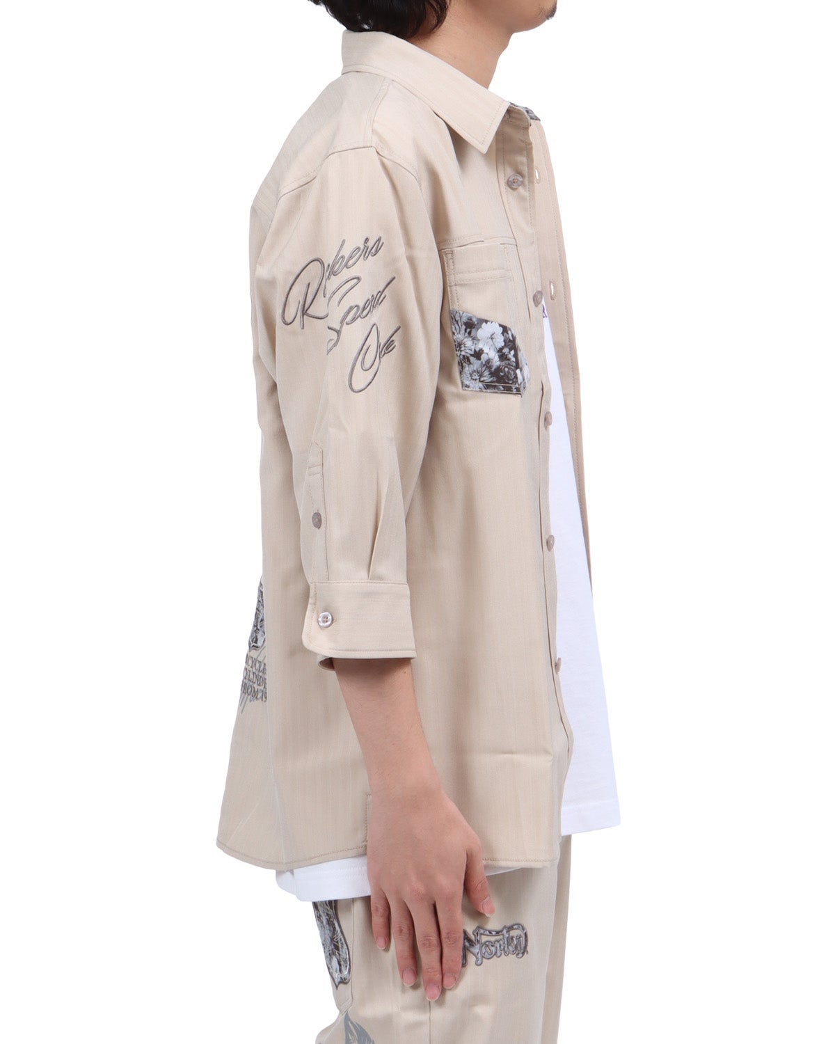 ベージュ：173cm63kg(Lサイズ着用)