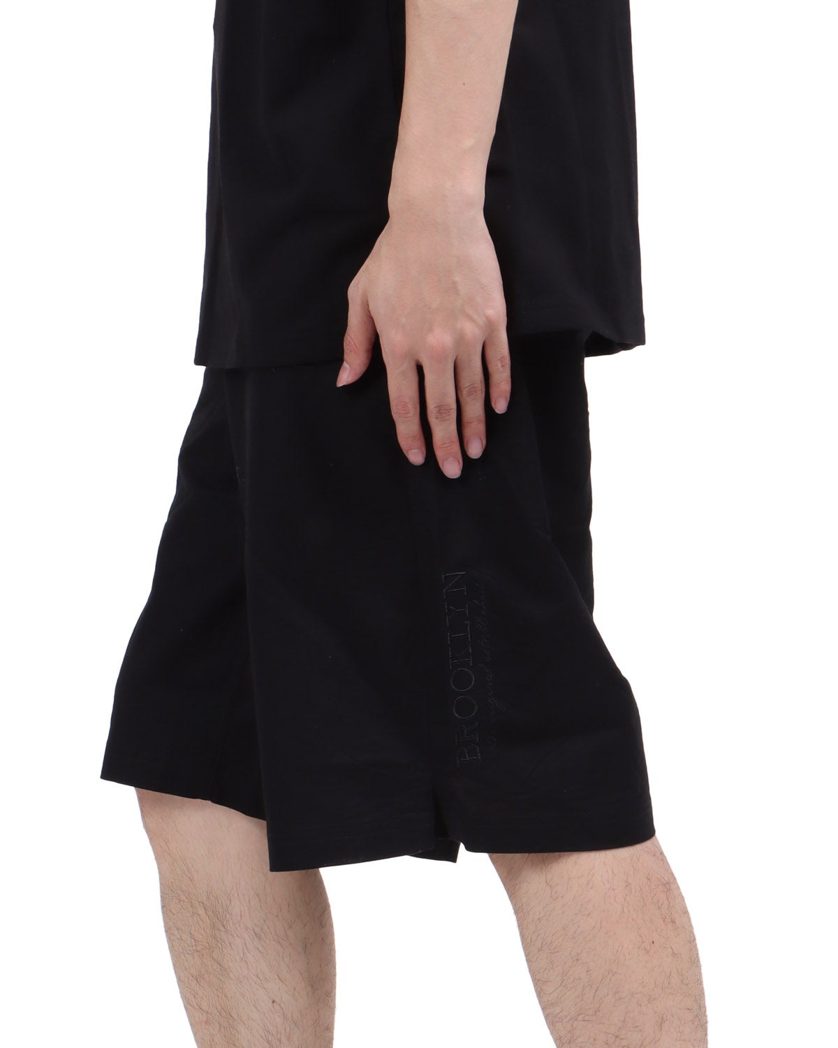 ブラック：173cm63kg(Lサイズ着用)