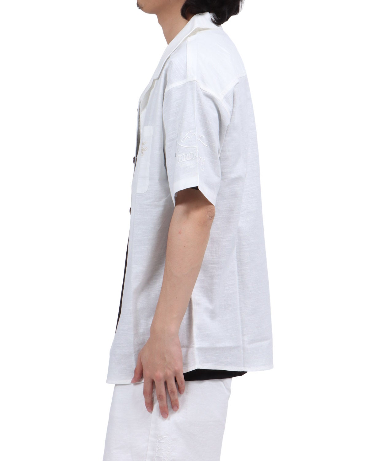 ホワイト：173cm63kg(Lサイズ着用)