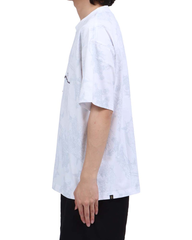 ホワイト：173cm63kg(Lサイズ着用)