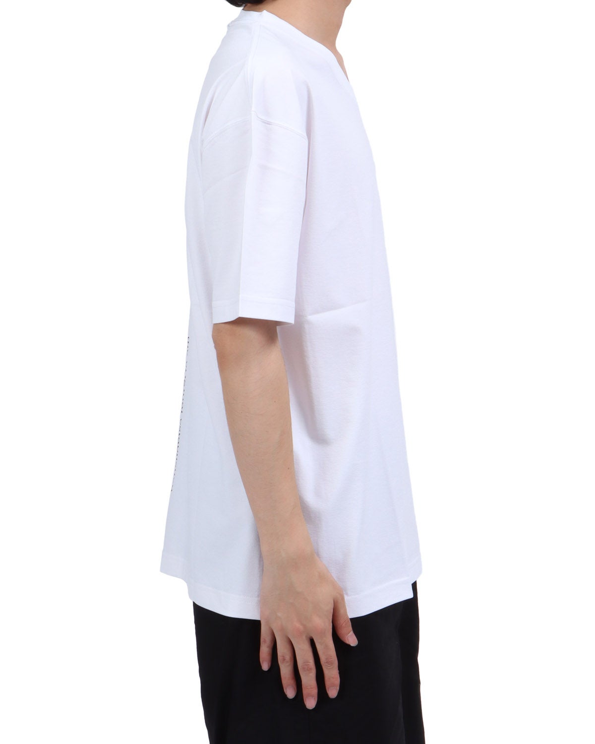ホワイト：173cm63kg(Lサイズ着用)