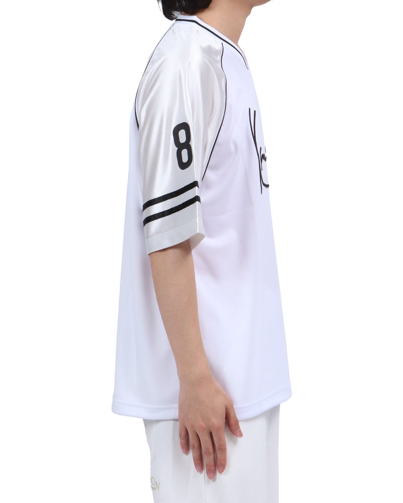 ホワイト：173cm63kg(Lサイズ着用)