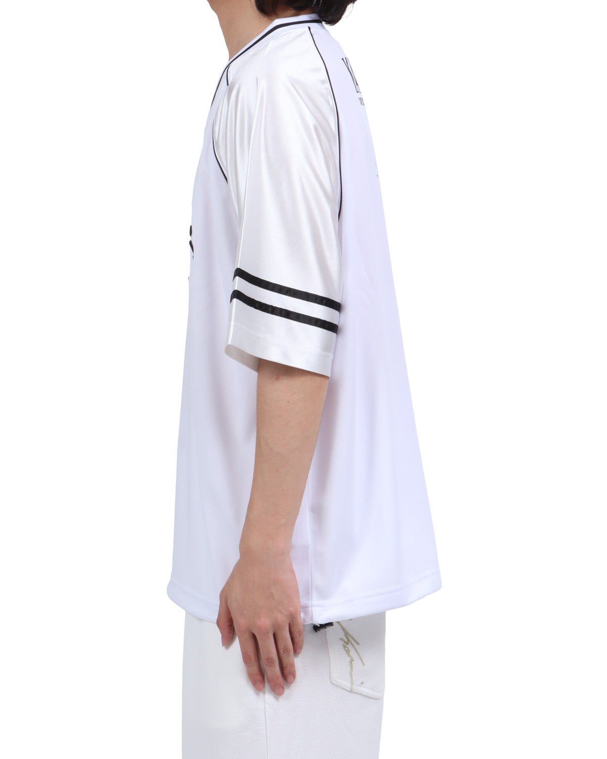 ホワイト：173cm63kg(Lサイズ着用)