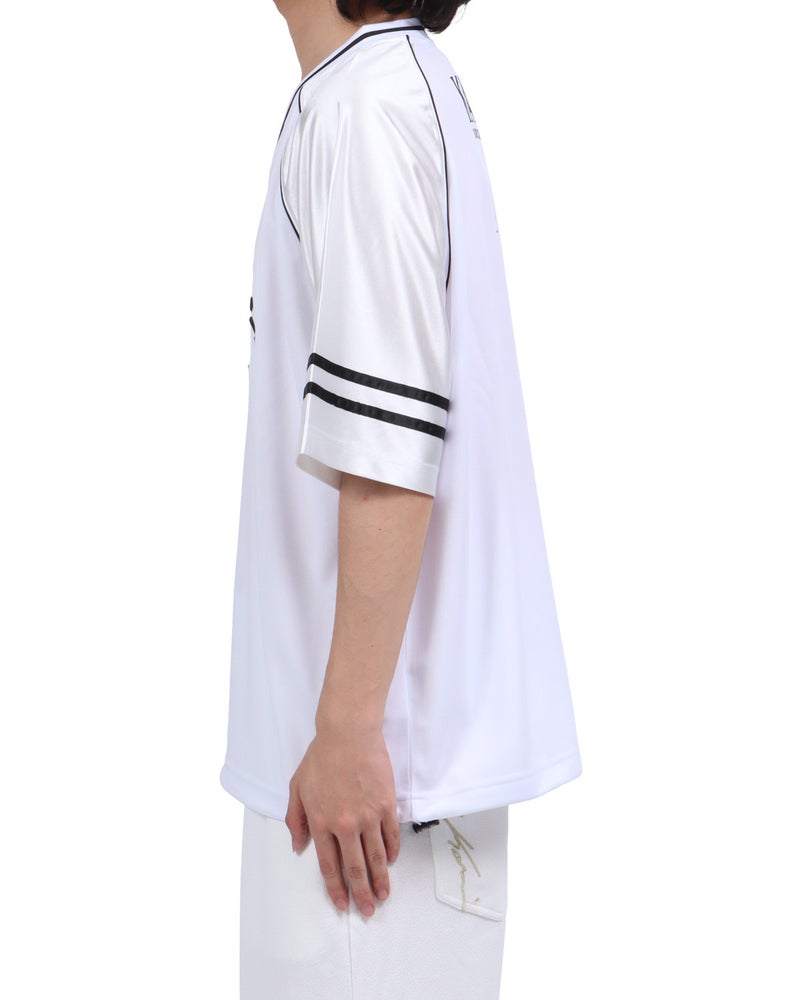 ホワイト：173cm63kg(Lサイズ着用)