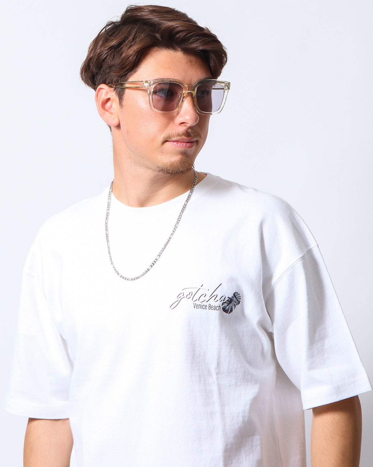 ホワイト：180cm/70kg(Lサイズ着用)