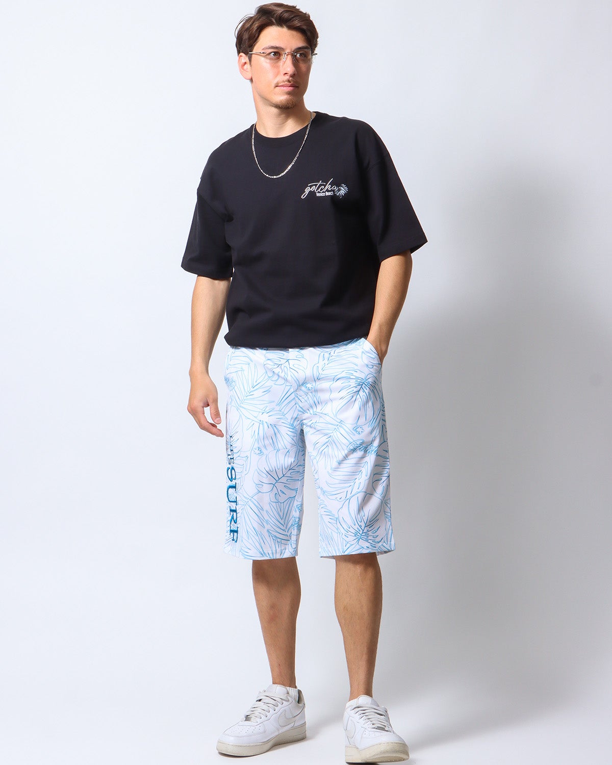 ブラック：180cm/70kg(Lサイズ着用)