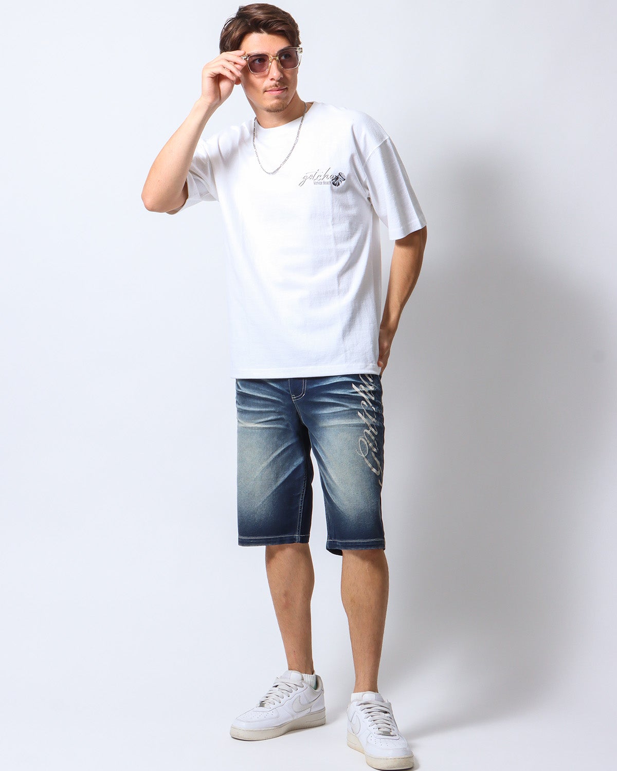 ホワイト：180cm/70kg(Lサイズ着用)