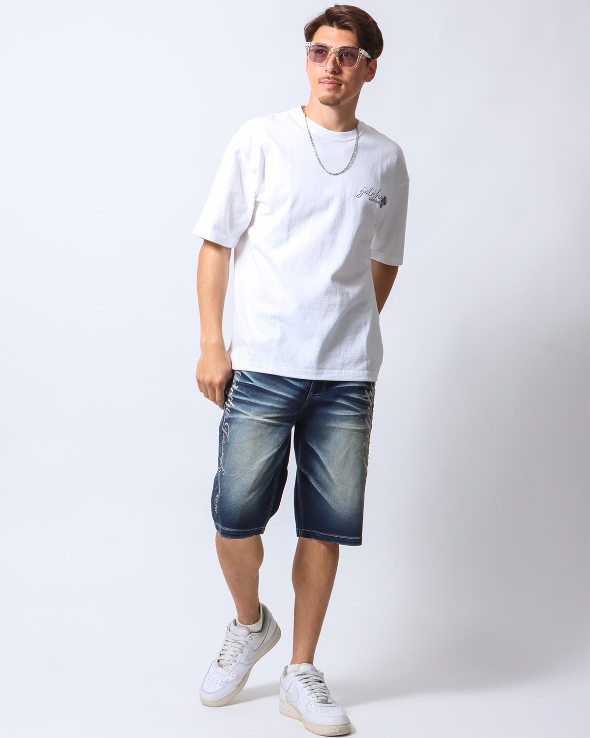 ホワイト：180cm/70kg(Lサイズ着用)
