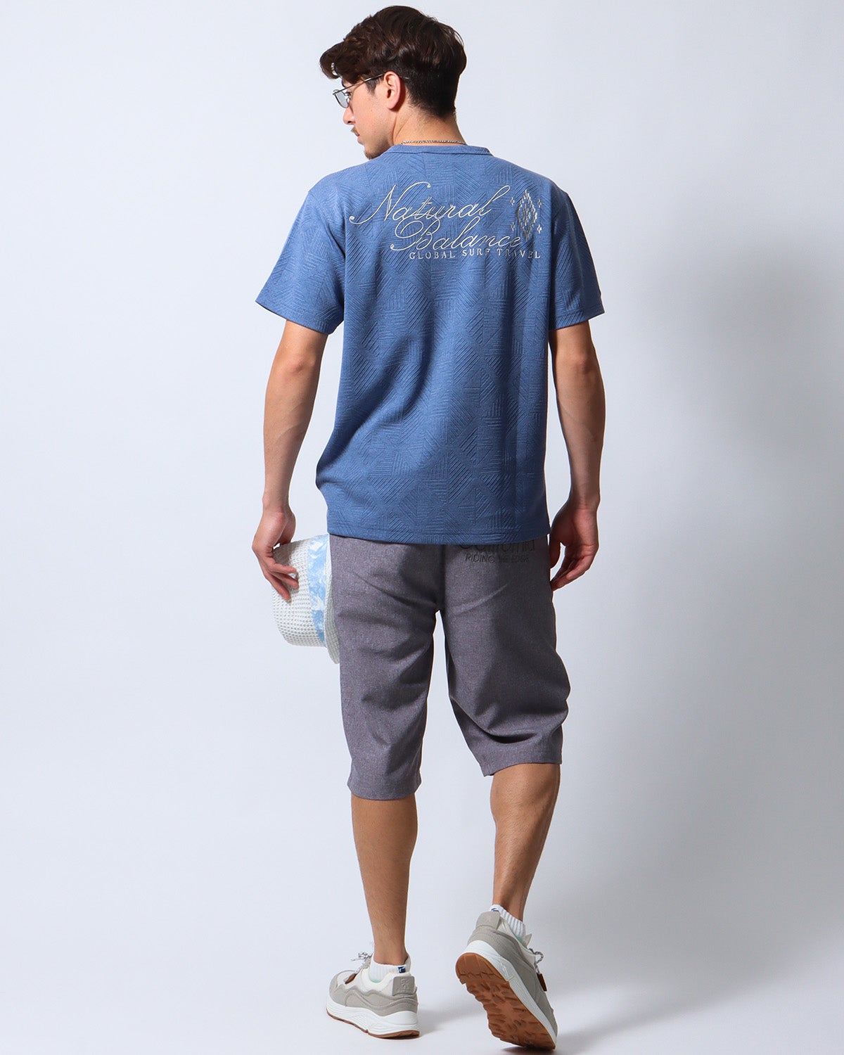 ブルー：180cm/70kg(Lサイズ着用)
