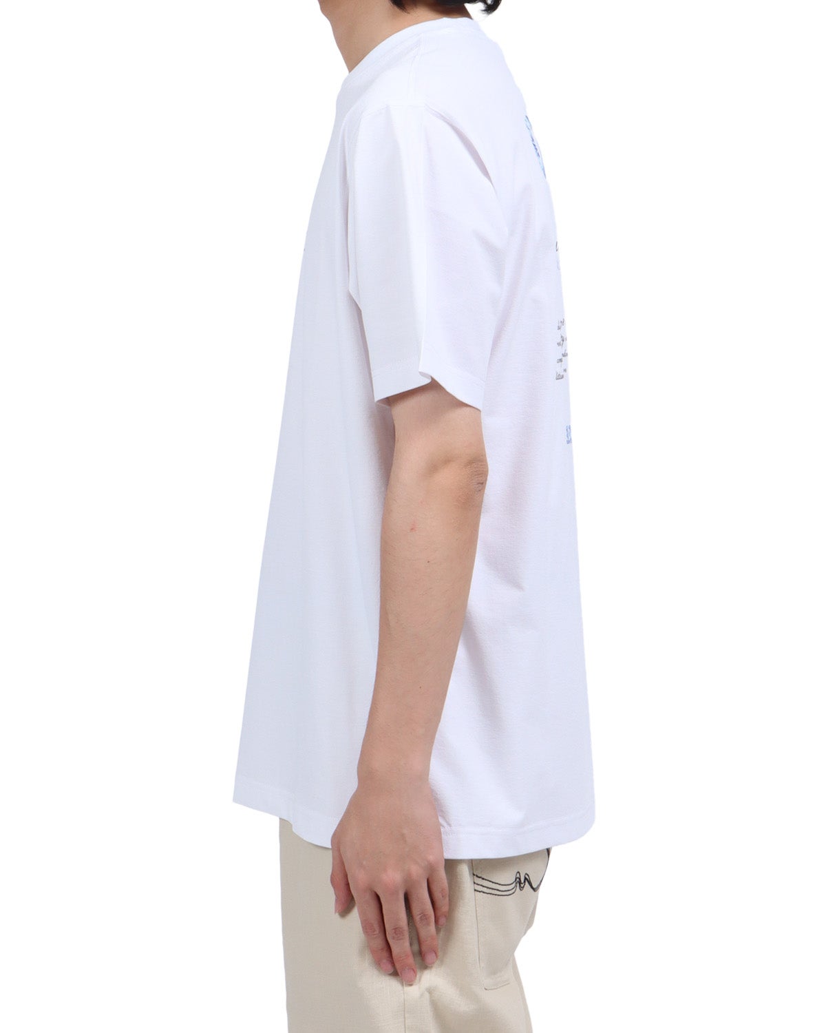 ホワイト：173cm63kg(Lサイズ着用)