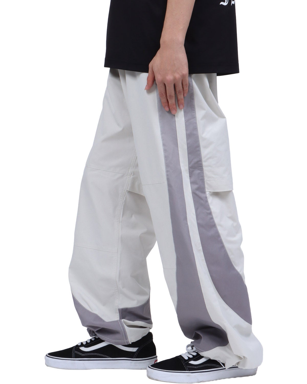 ライトグレー：173cm63kg(Lサイズ着用)