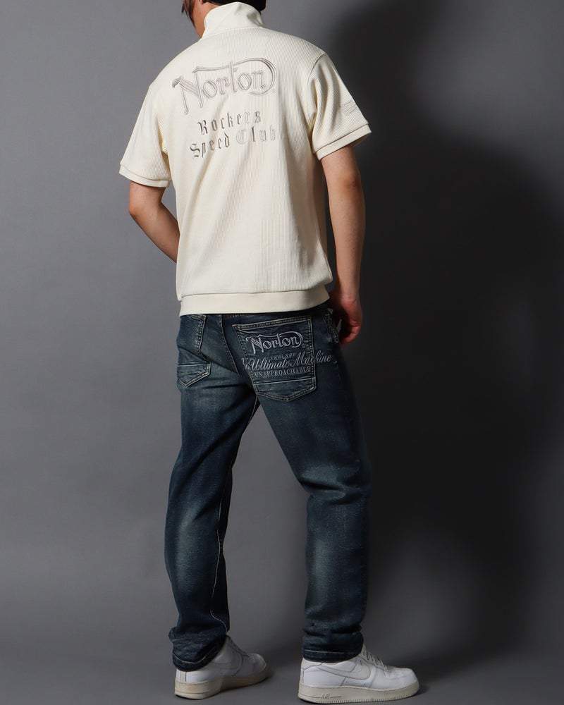 ホワイト：178cm/75kg(Lサイズ着用)