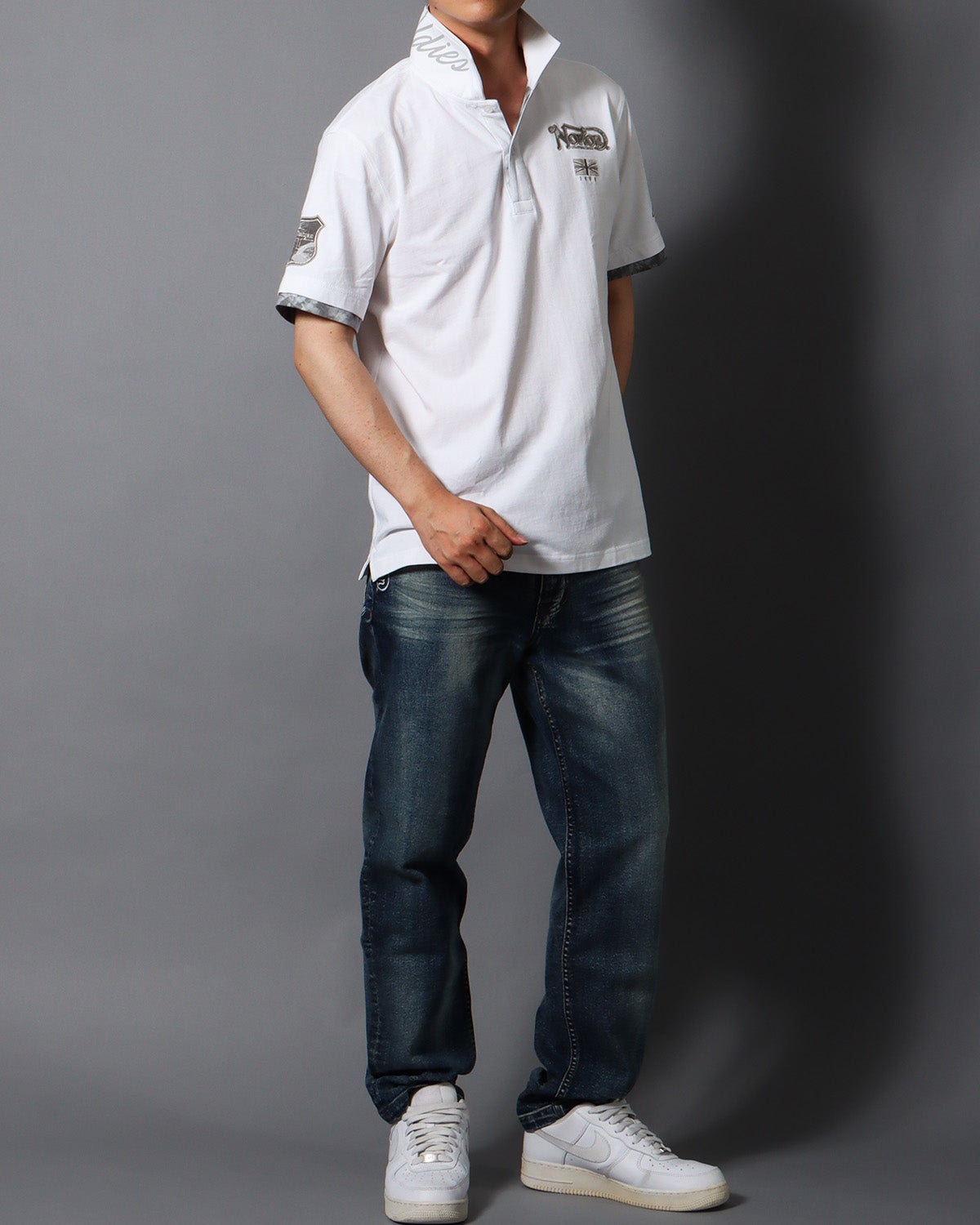 ホワイト：178cm/75kg(Lサイズ着用)