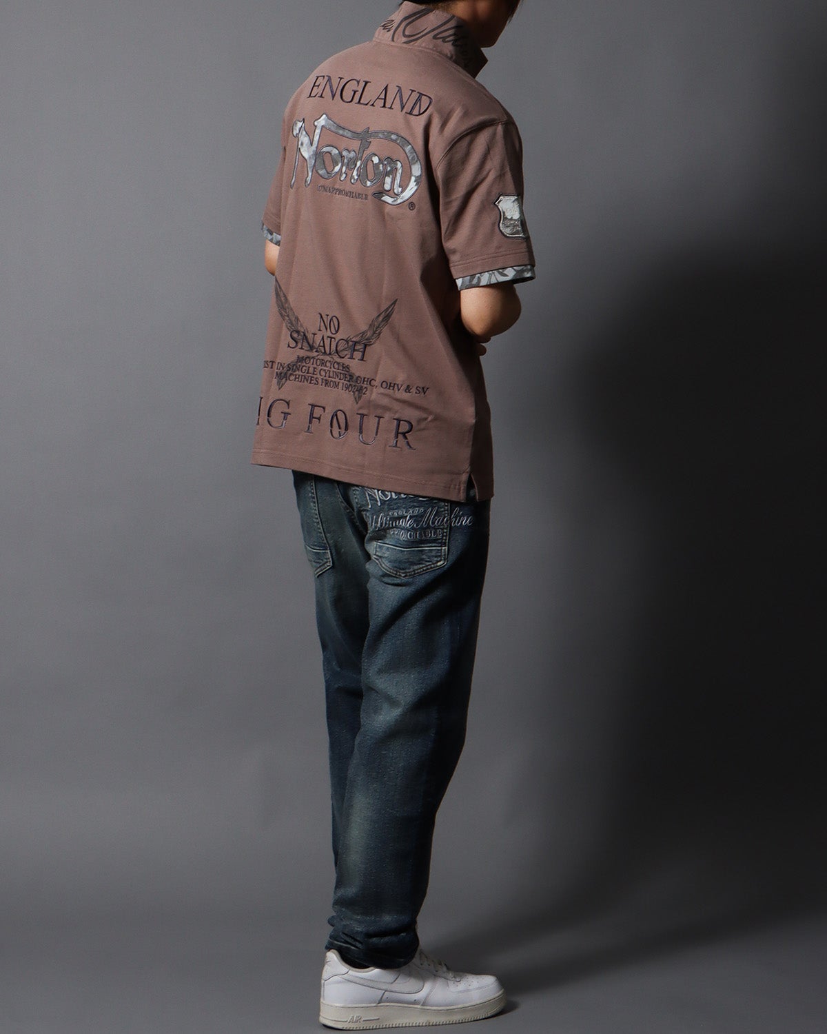 ピンクグレー：178cm/75kg(Lサイズ着用)