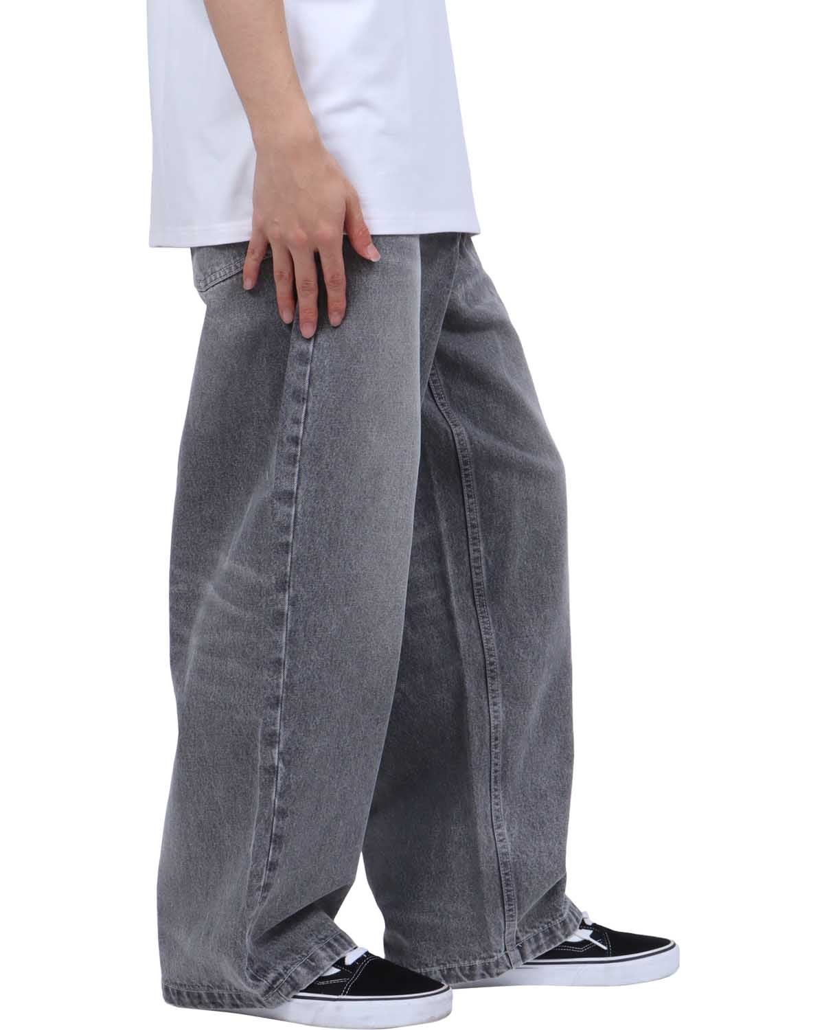 グレー：173cm63kg(32inc着用)