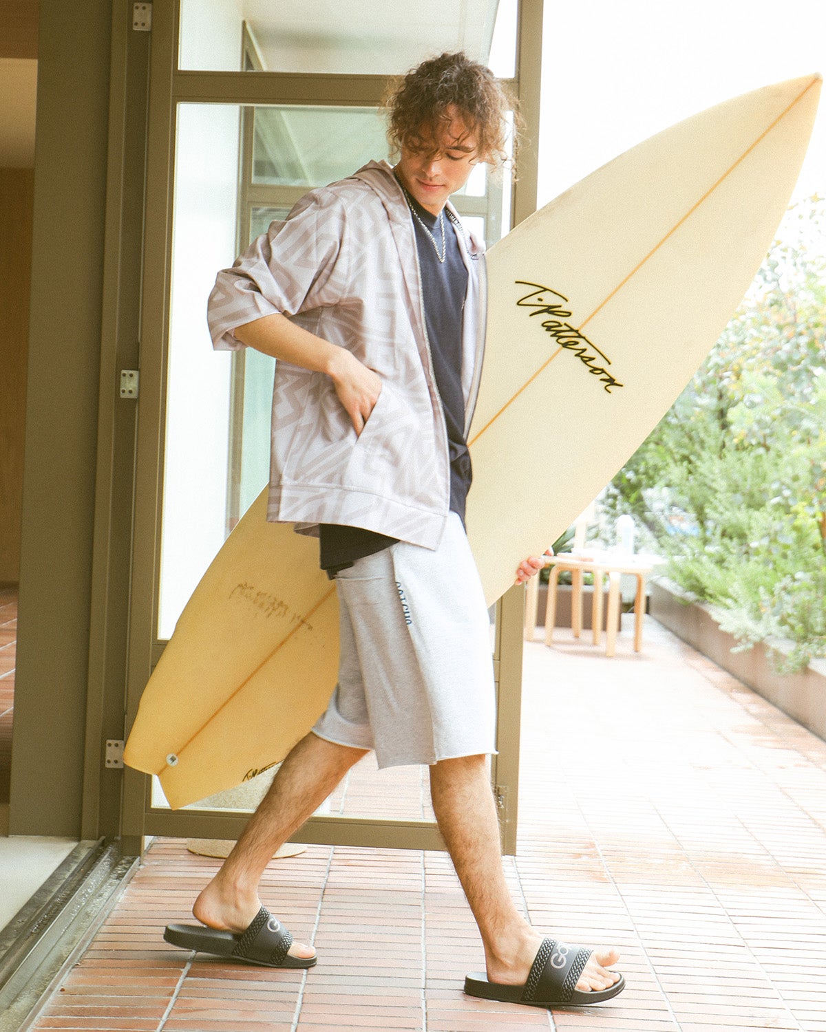 サンドベージュ：175cm/66kg(XLサイズ着用)