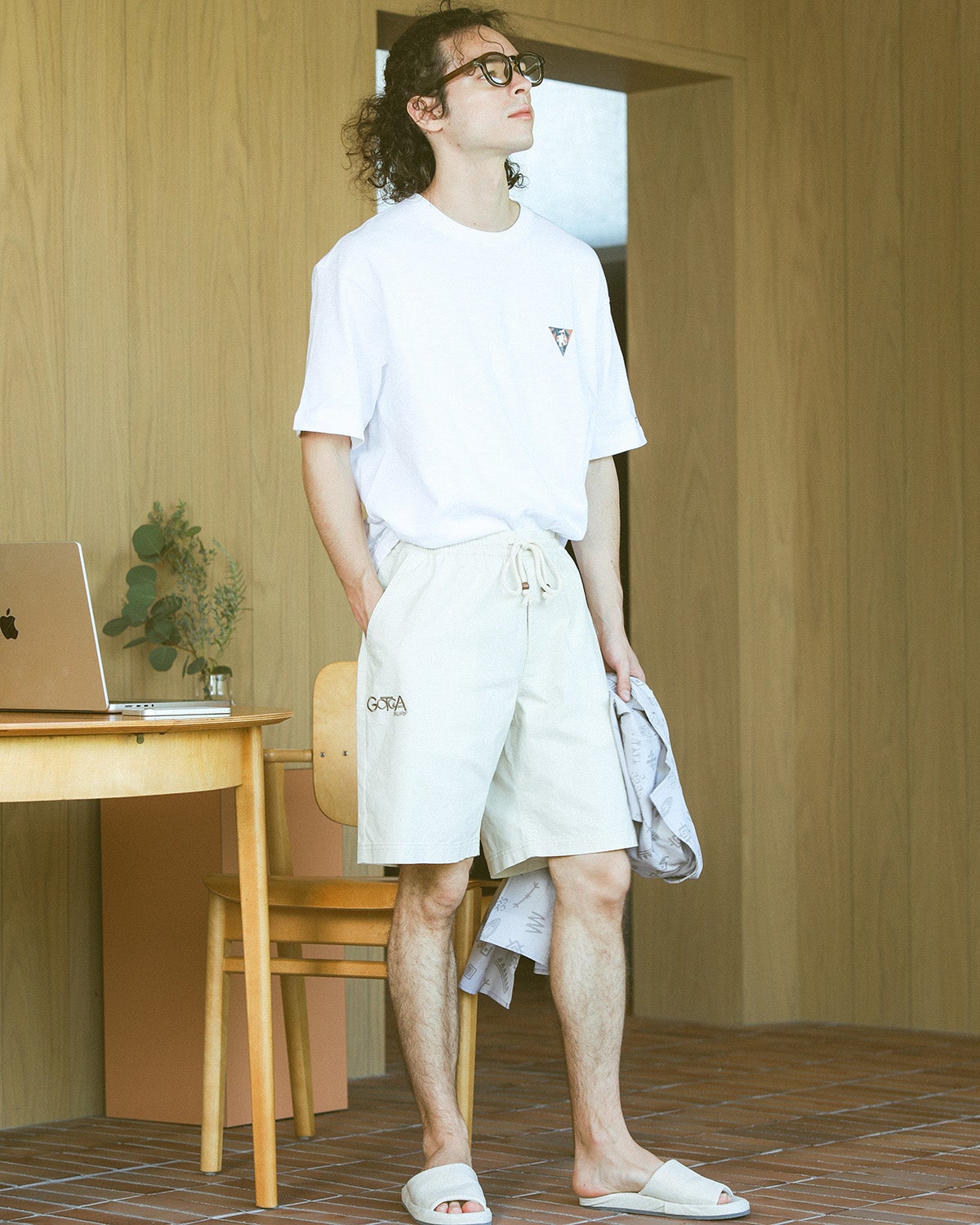 ホワイト：175cm/66kg(XLサイズ着用)
