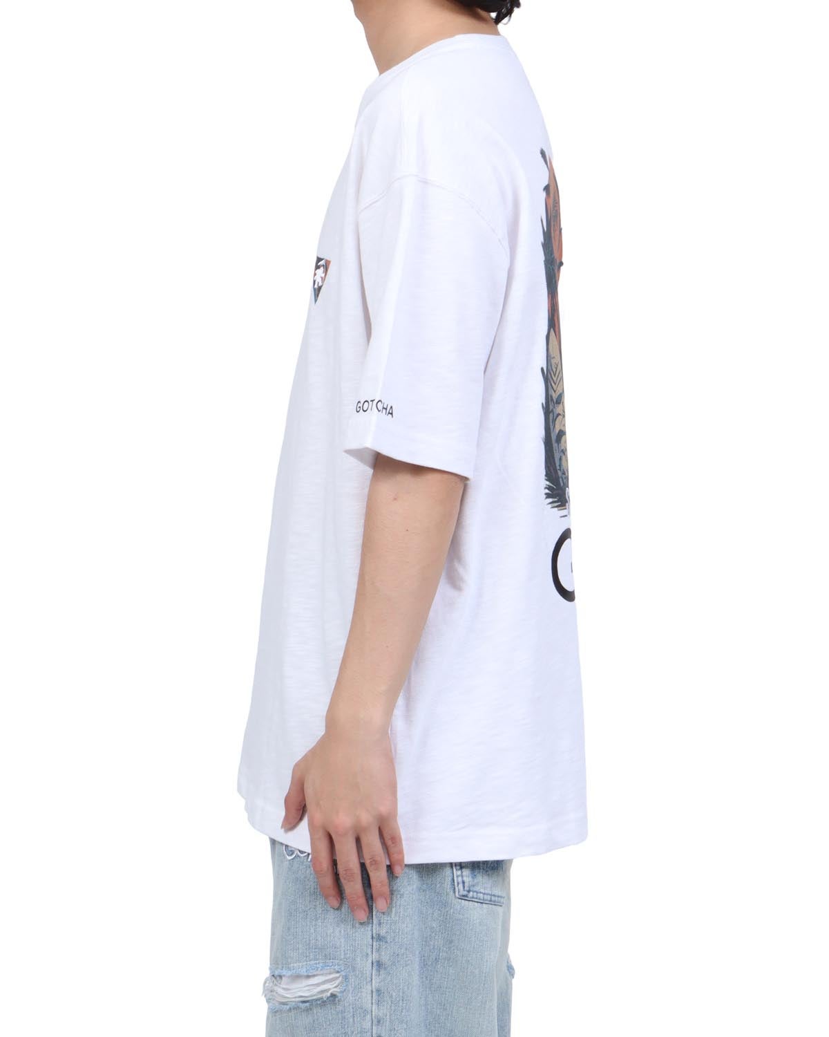 ホワイト：173cm63kg(Lサイズ着用)