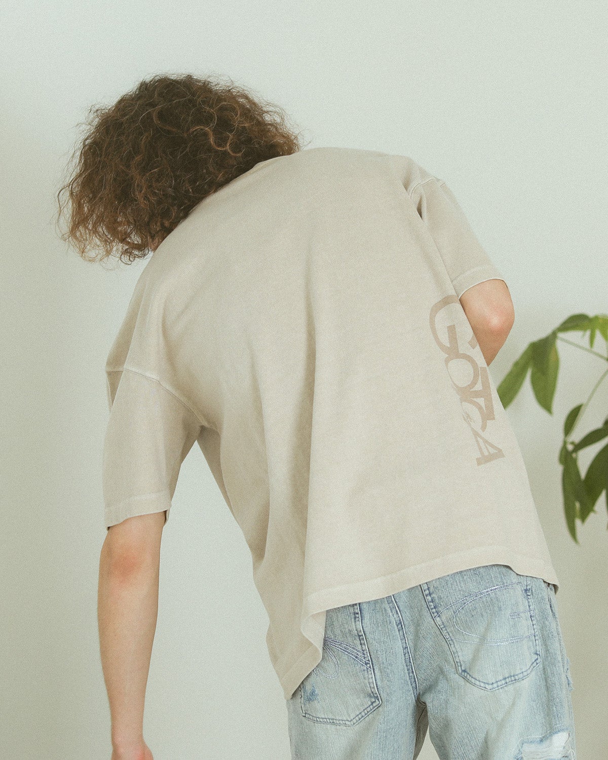 ベージュ：175cm/66kg(XLサイズ着用)