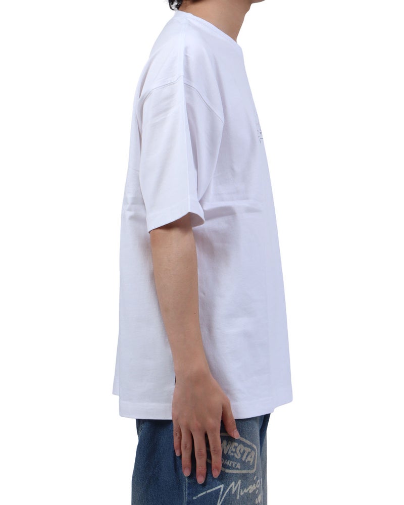 ホワイト：173cm63kg(Lサイズ着用)