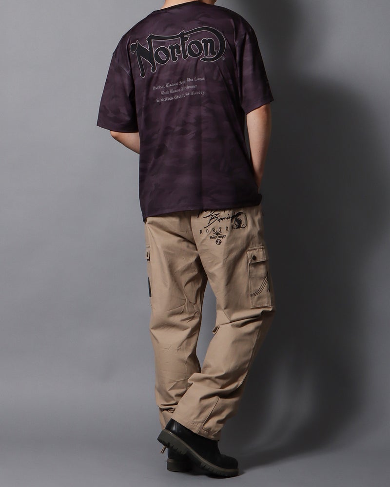 ベージュ：178cm/75kg(Lサイズ着用)