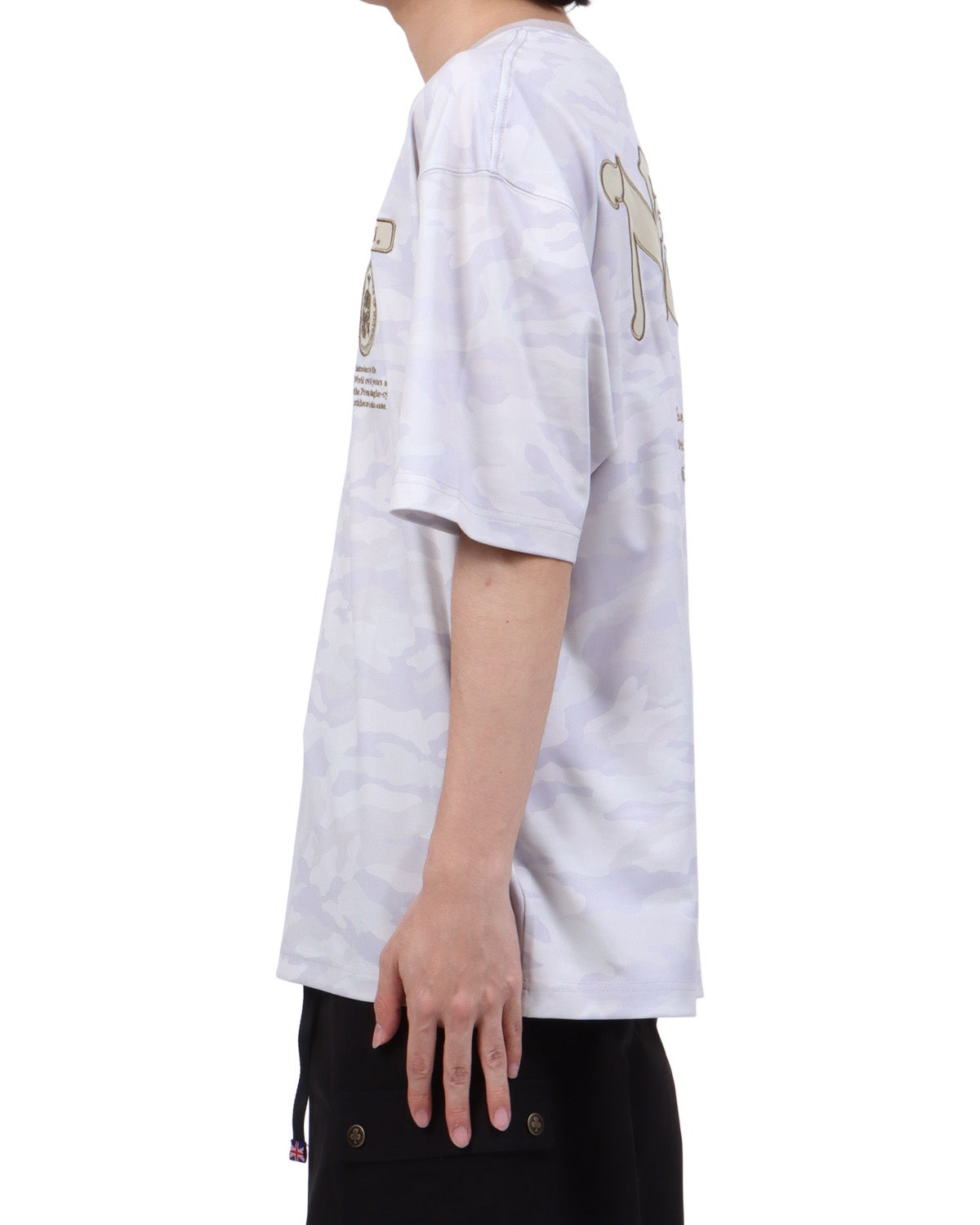 ベージュ：173cm63kg(Lサイズ着用)