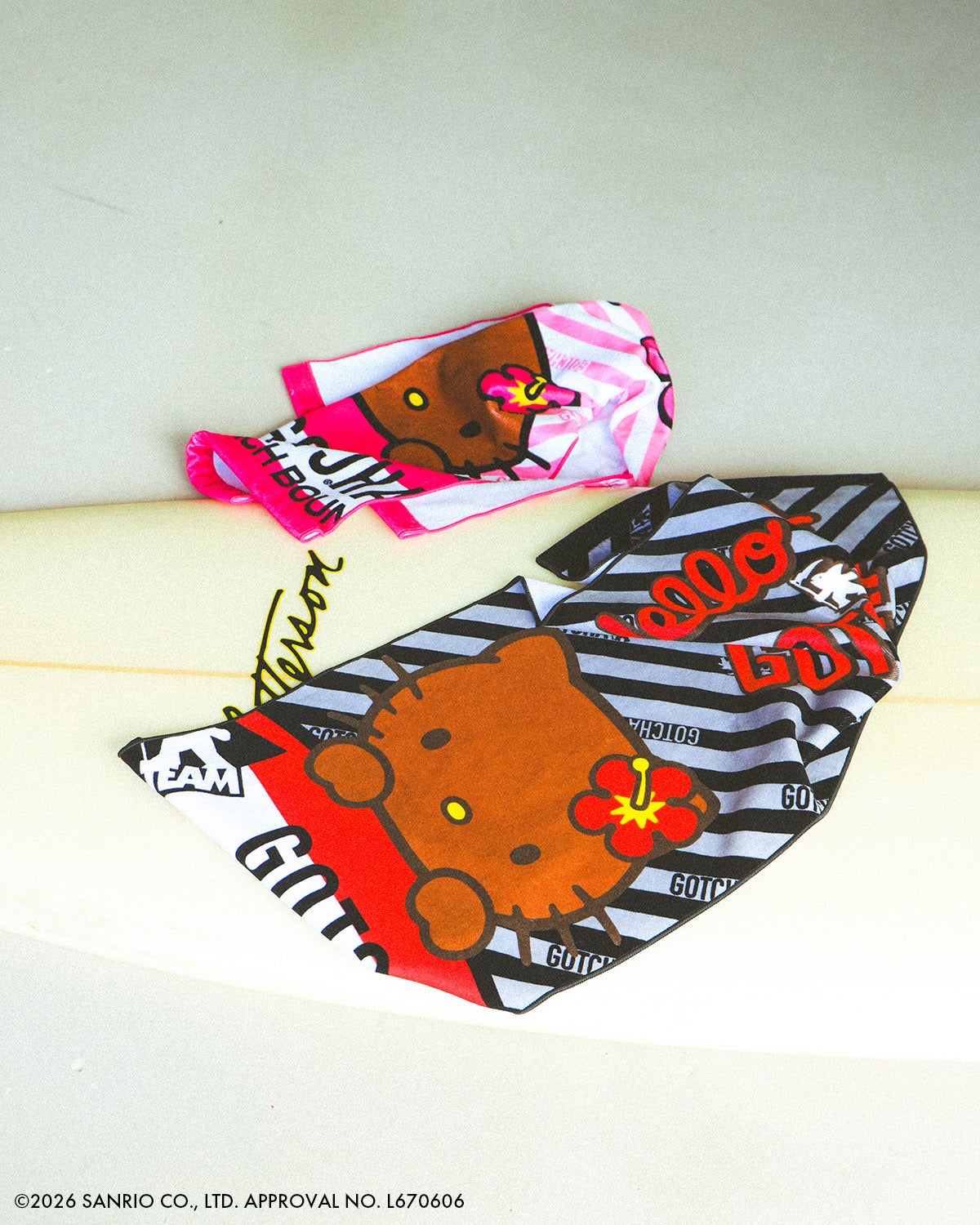 GOTCHA] 日焼け ハローキティ フェイスタオル | PEET ONLINE STORE