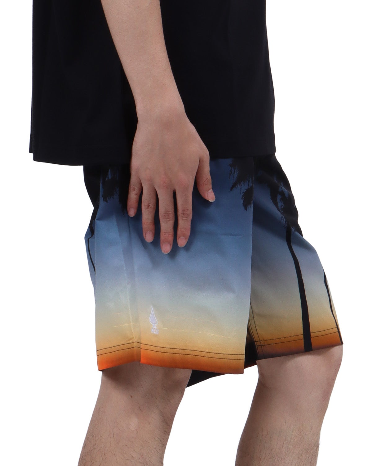 ソノタ：173cm63kg(Lサイズ着用)
