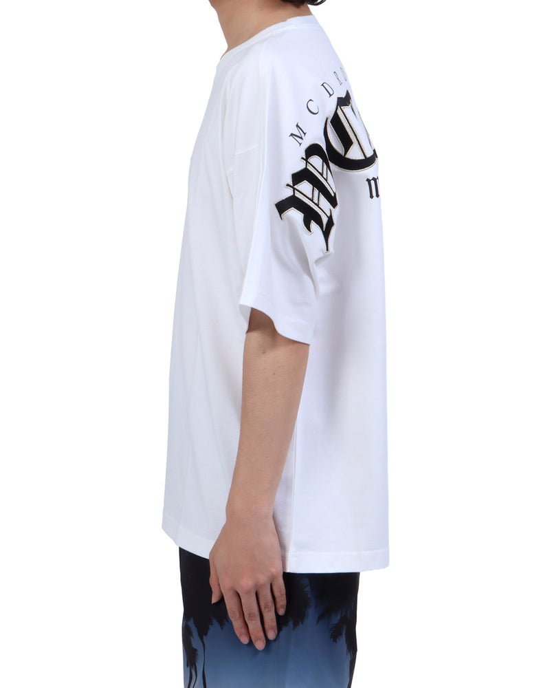 ホワイト：173cm63kg(Lサイズ着用)