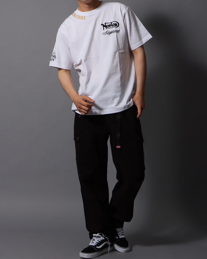 ホワイト：178cm/75kg(Lサイズ着用)