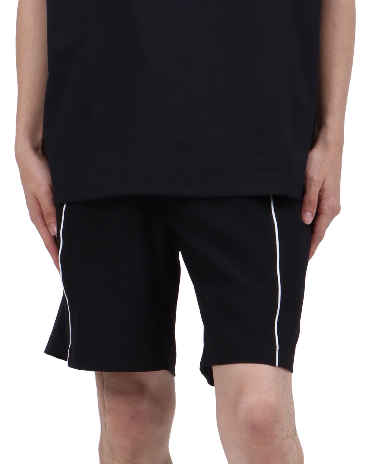 ブラック：173cm63kg(Lサイズ着用)