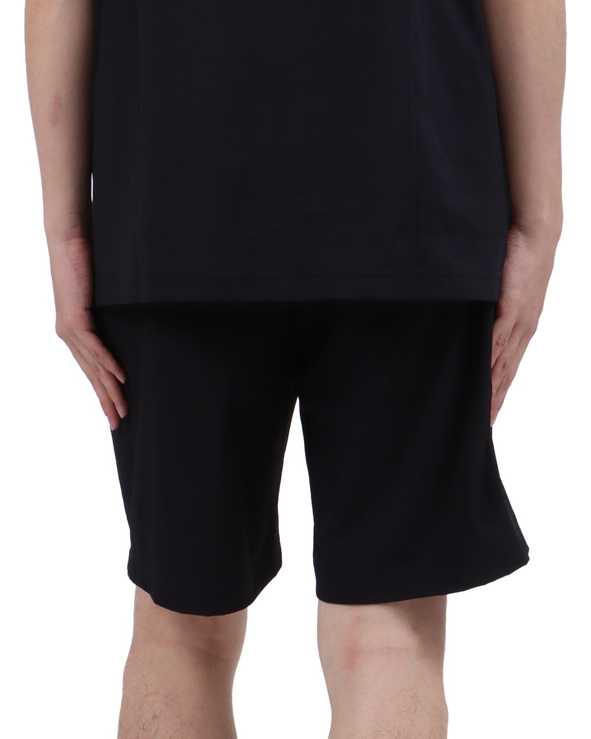 ブラック：173cm63kg(Lサイズ着用)