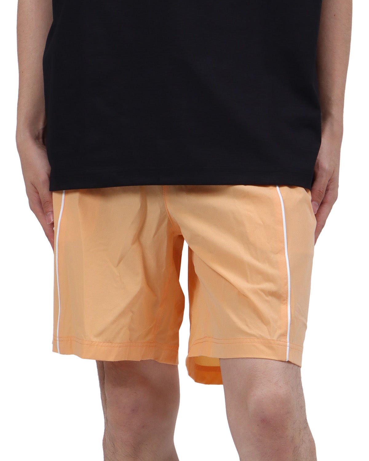 ライトオレンジ：173cm63kg(Lサイズ着用)