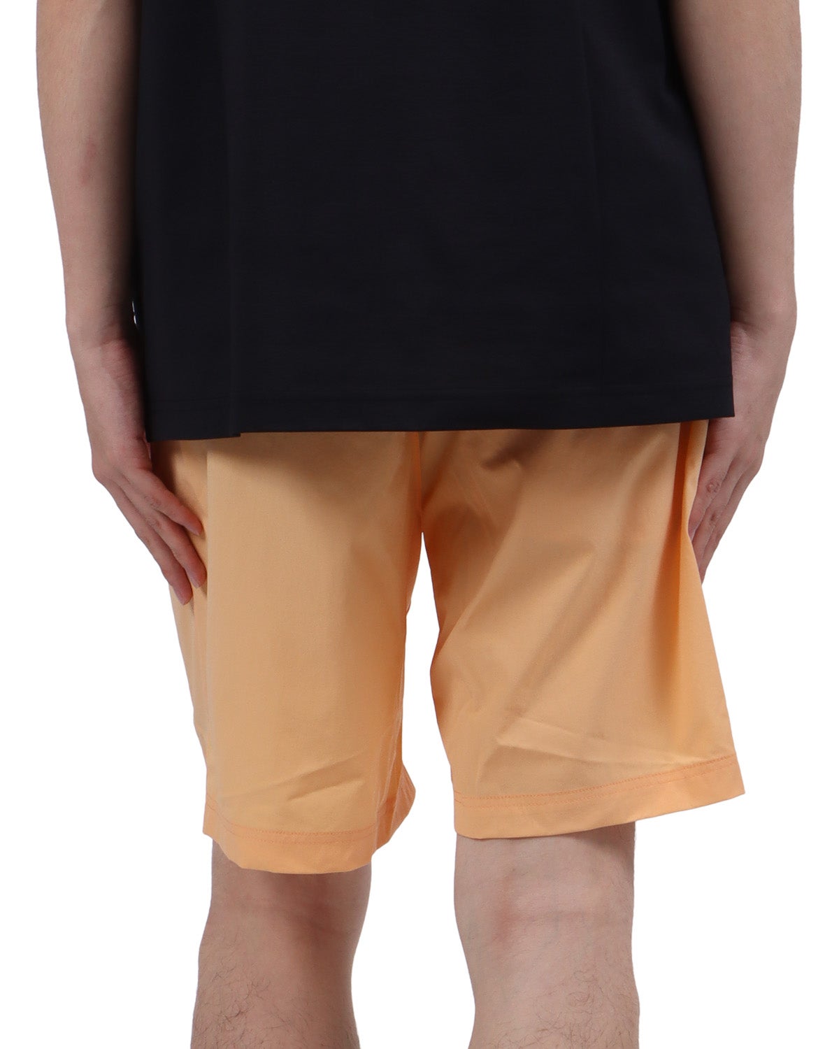 ライトオレンジ：173cm63kg(Lサイズ着用)