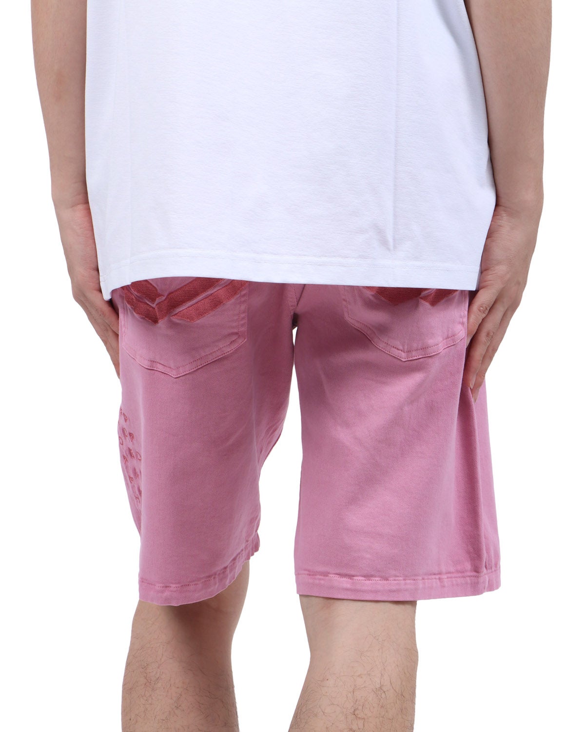 ベビーピンク：173cm63kg(Lサイズ着用)