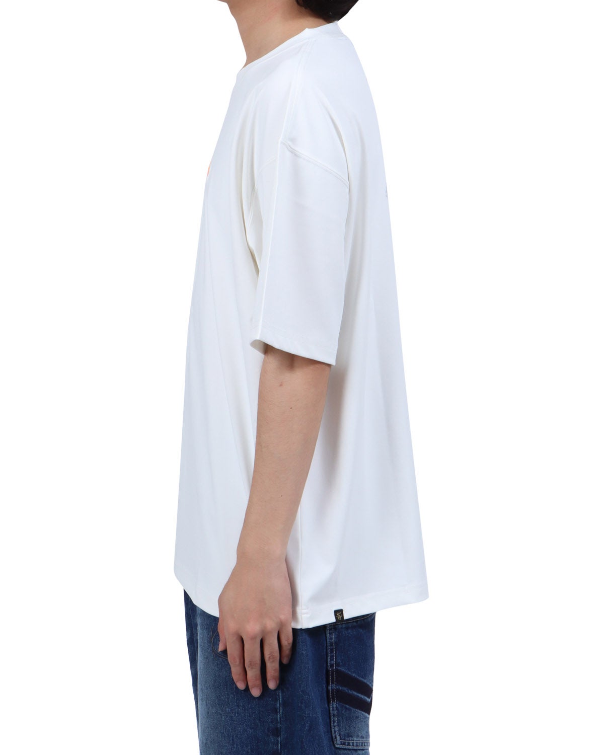 ホワイト：173cm63kg(Lサイズ着用)