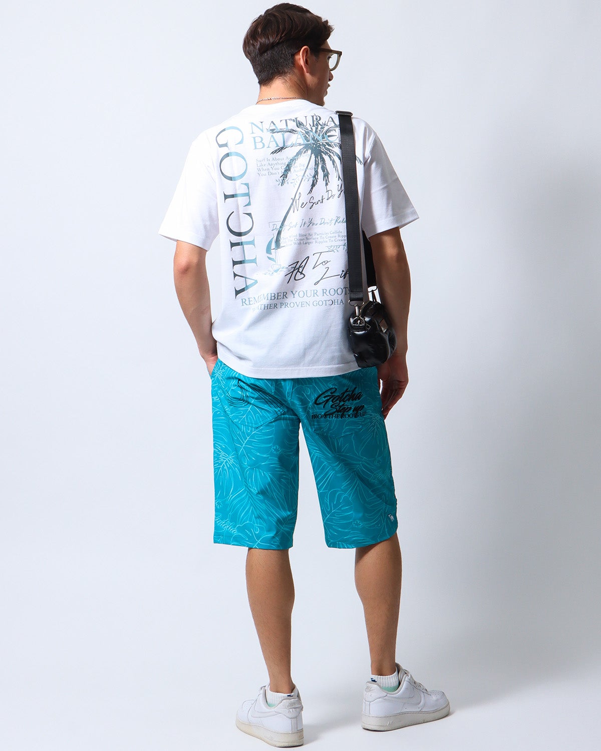 ホワイト：180cm/70kg(Lサイズ着用)