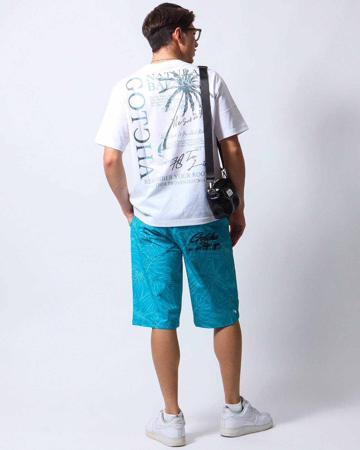 ホワイト：180cm/70kg(Lサイズ着用)